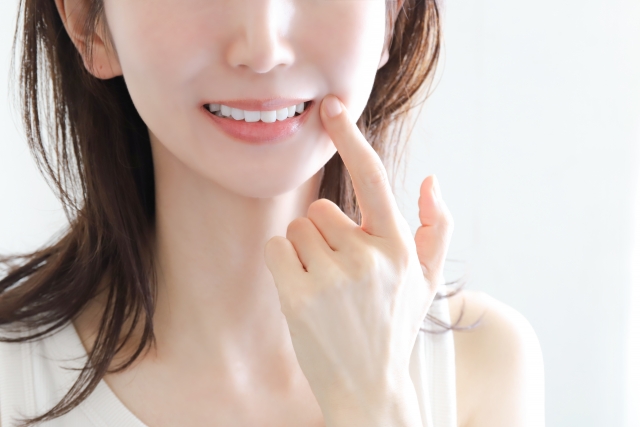 銀歯の下で虫歯が進行することがある?二次う蝕とは